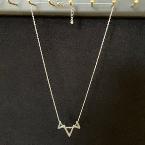 Silver tone minimal necklace